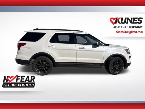 Used 2018 Ford Explorer XLT w/ XLT Appearance Package AWD/4WD image 13