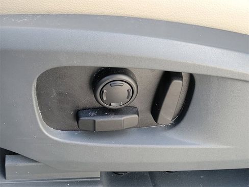 Used 2022 Land Rover Defender 110 SE image 26