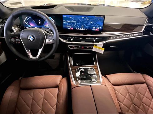 New 2026 BMW X5 xDrive50e image 5