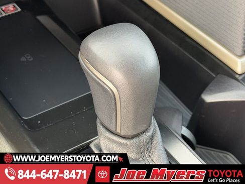 Used 2025 Toyota Camry SE image 21