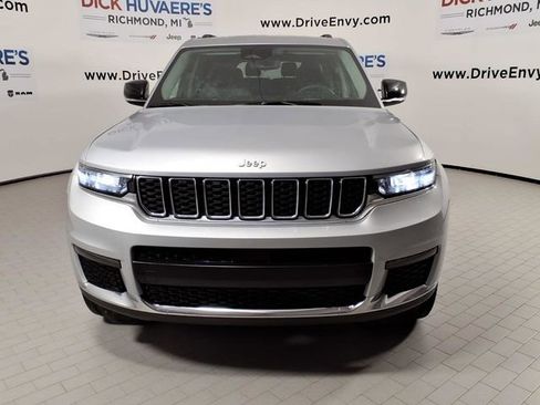 Used 2023 Jeep Grand Cherokee L Limited AWD/4WD image 2
