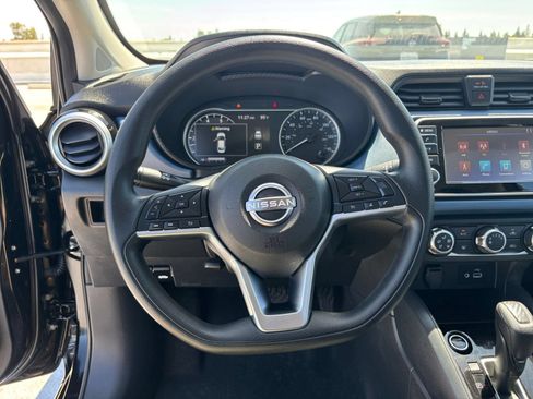 Used 2025 Nissan Versa SV FWD image 25