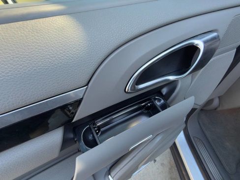 Used 2011 Porsche Cayenne S image 32