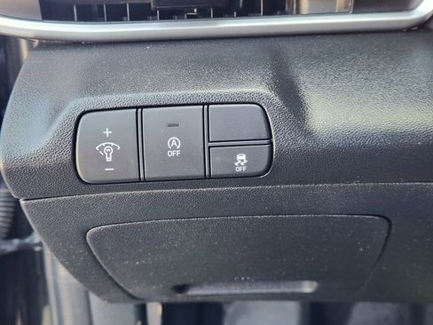 Used 2025 Hyundai Elantra SE image 20