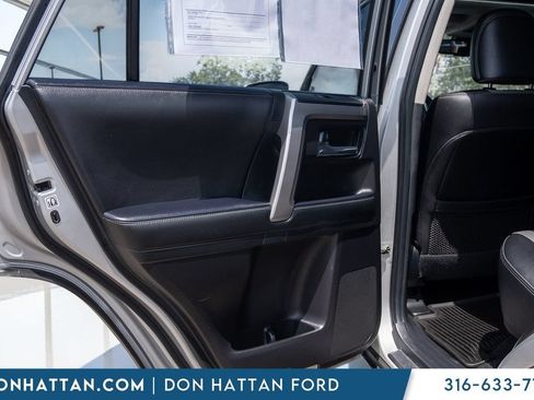 Used 2020 Toyota 4Runner SR5 Premium w/ Moonroof Package AWD/4WD image 22