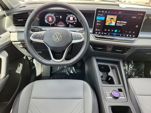 New 2026 Volkswagen Tiguan SE AWD/4WD image 24