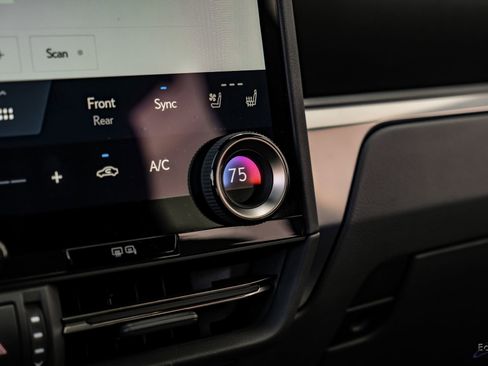 Used 2025 Lexus GX 550 w/ Accessory Package (Z1) image 69