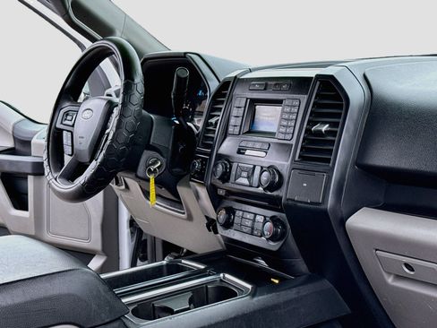 Used 2015 Ford F150 XL w/ Equipment Group 101A Mid AWD/4WD image 14