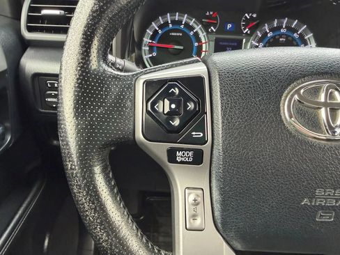 Used 2014 Toyota 4Runner SR5 AWD/4WD image 21