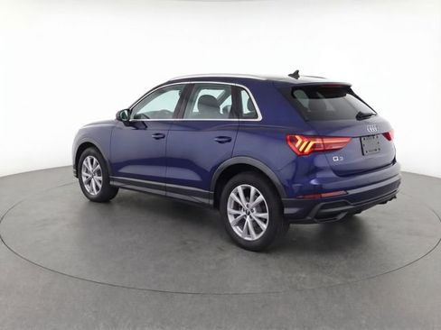 Used 2022 Audi Q3 2.0T Premium w/ Convenience Package image 3