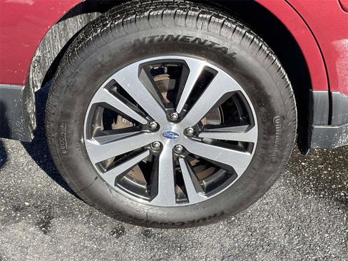 Used 2018 Subaru Outback 2.5i Limited image 9