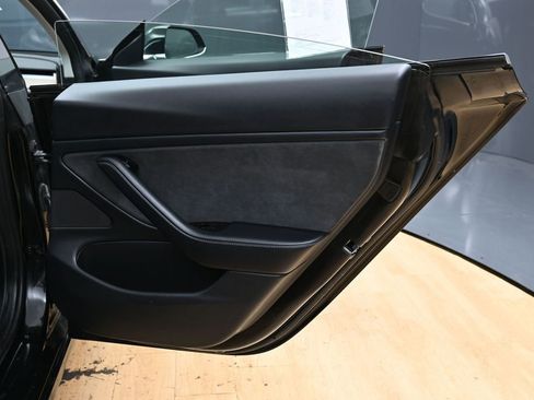 Used 2018 Tesla Model 3 Long Range image 41