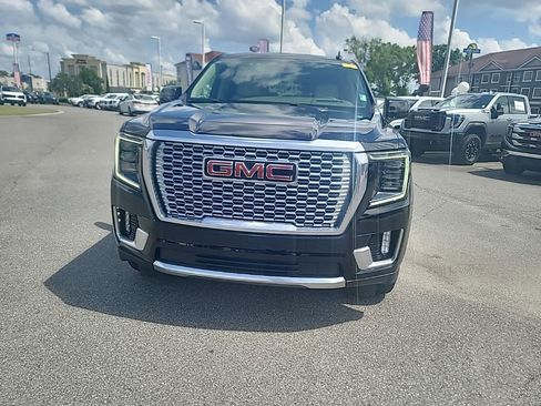 Used 2022 GMC Yukon Denali RWD image 2