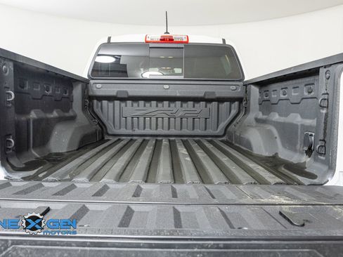 Used 2024 Chevrolet Colorado ZR2 w/ ZR2 Convenience Package III AWD/4WD image 45