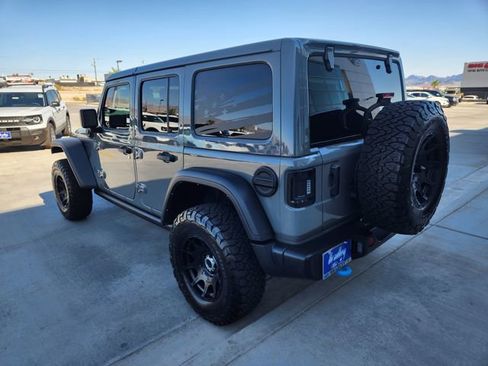 Used 2022 Jeep Wrangler Unlimited Rubicon 4xe AWD/4WD image 7