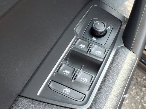 Used 2022 Volkswagen Tiguan S AWD/4WD image 12