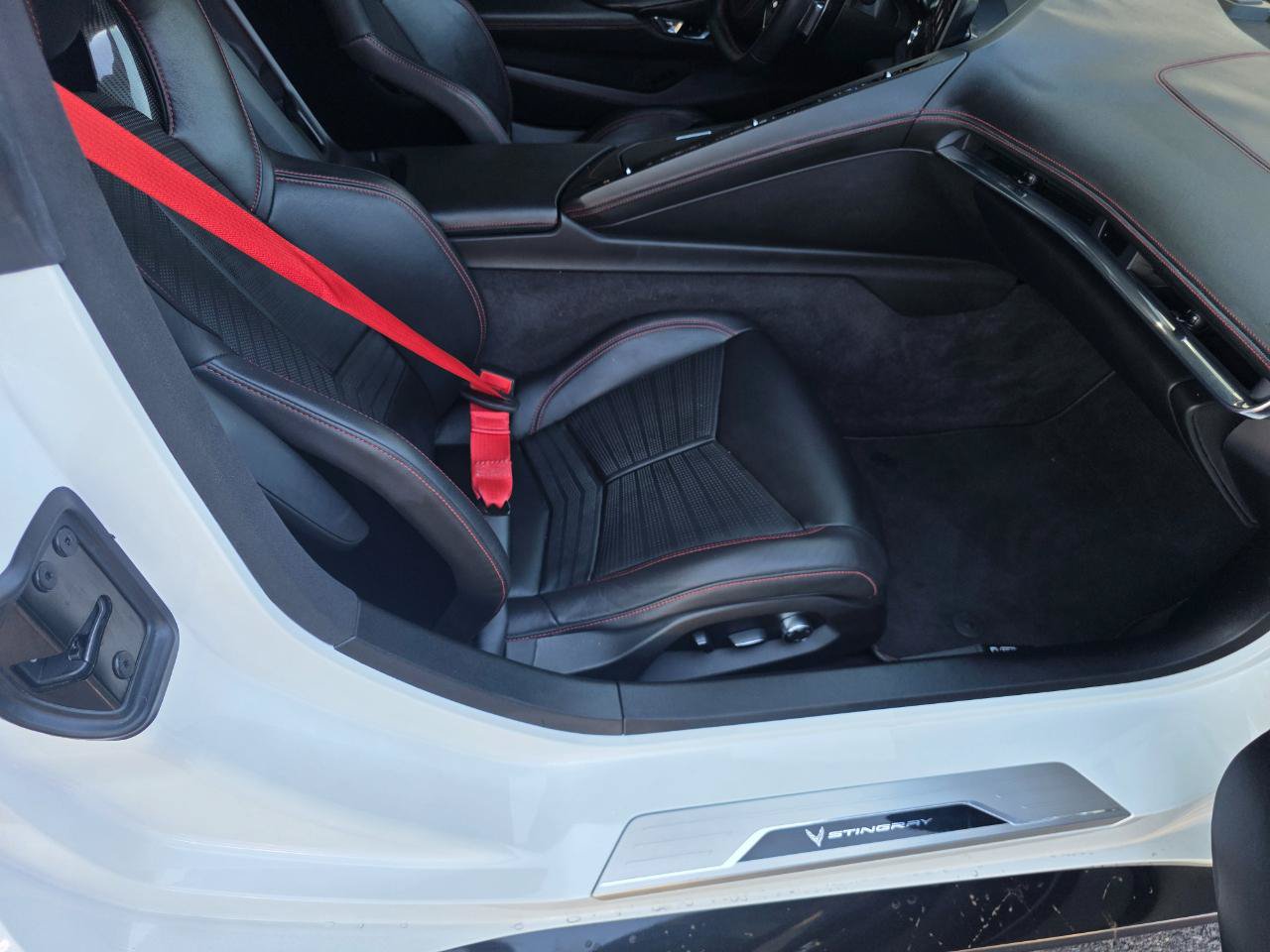 Used 2020 Chevrolet Corvette Stingray Premium Cpe w/ 3LT Preferred Equipment Group RWD image 33