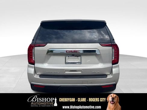 Used 2024 GMC Yukon SLT w/ SLT Luxury Package AWD/4WD image 10