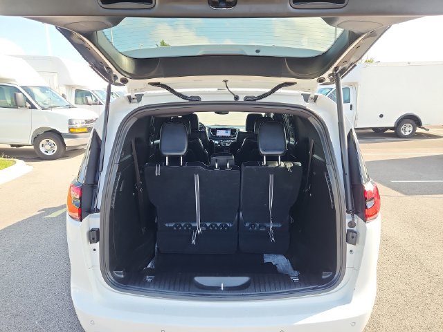 Used 2025 Chrysler Pacifica Select FWD image 33