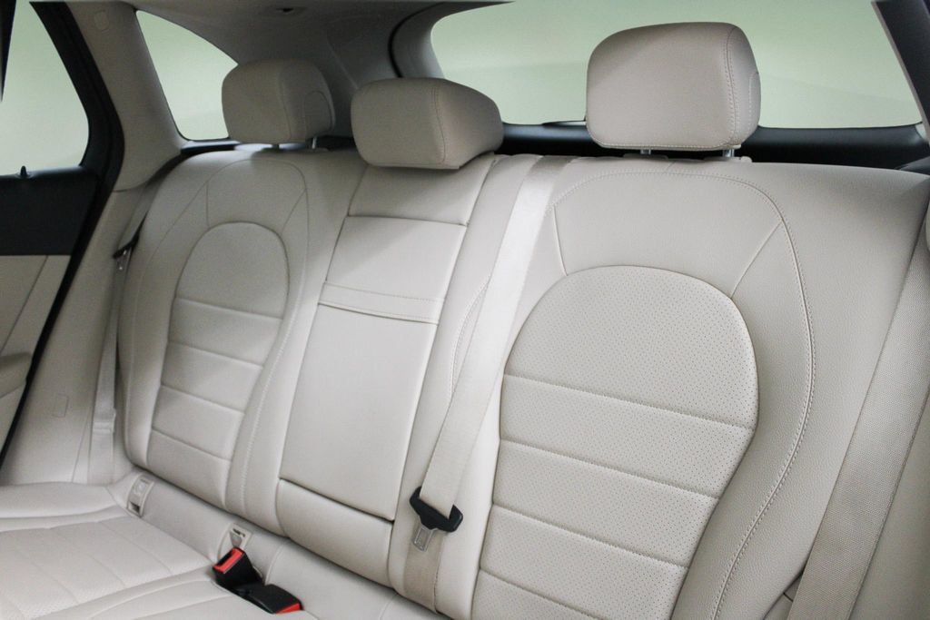 Used 2022 Mercedes-Benz GLC 300 image 25