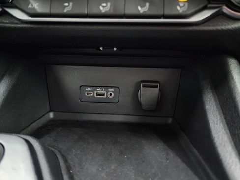 Used 2023 Nissan Sentra SV image 41