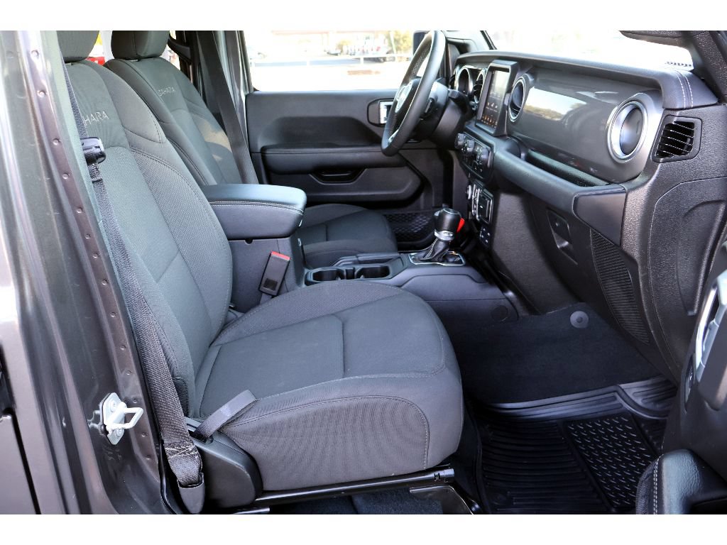 Used 2023 Jeep Wrangler Unlimited Sahara AWD/4WD image 18