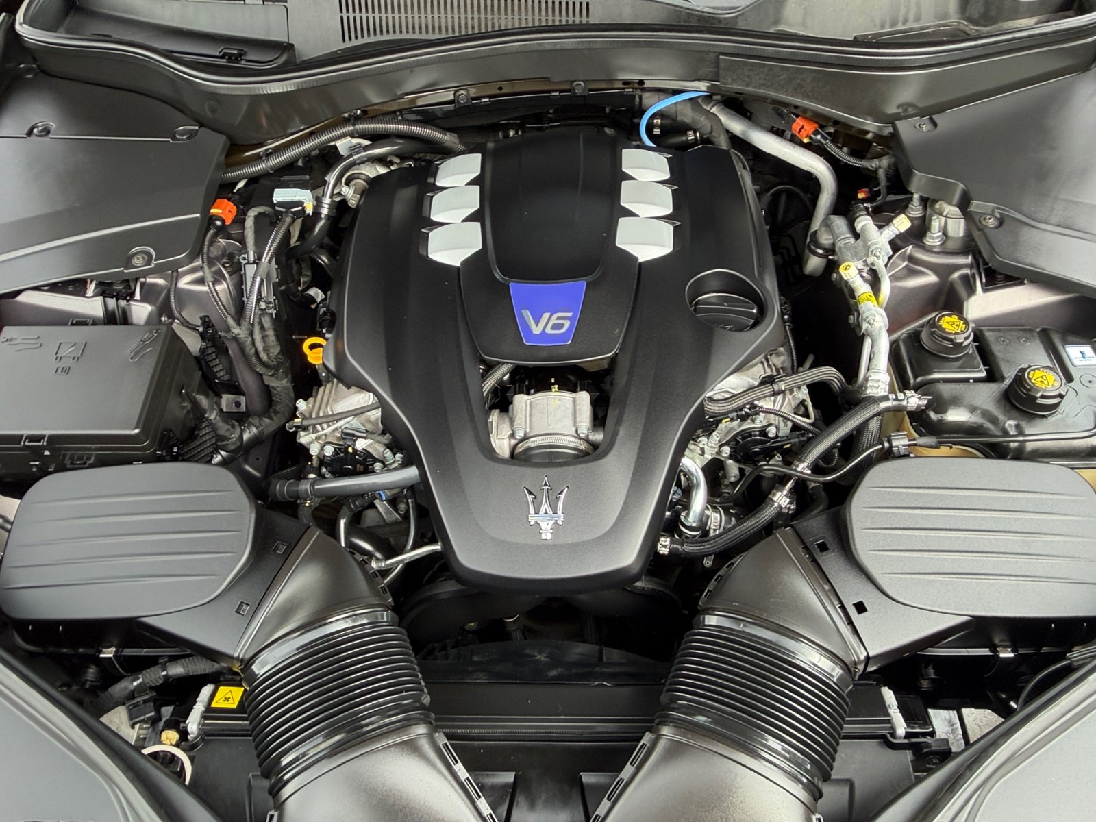 Used 2023 Maserati Levante Modena AWD/4WD image 12