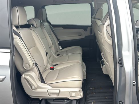 Certified 2025 Honda Odyssey Touring image 18