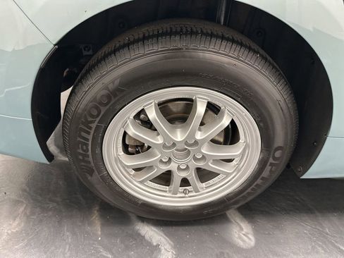 Used 2016 Toyota Prius Two image 31