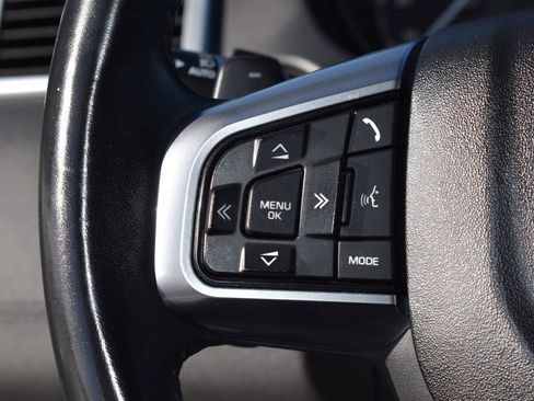 Used 2018 Land Rover Discovery Sport SE image 19