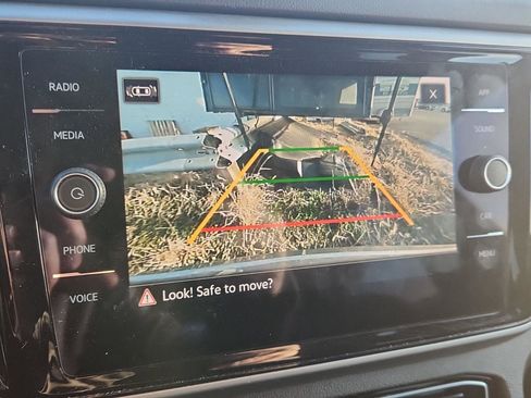 Used 2023 Volkswagen Atlas Cross Sport SE image 17