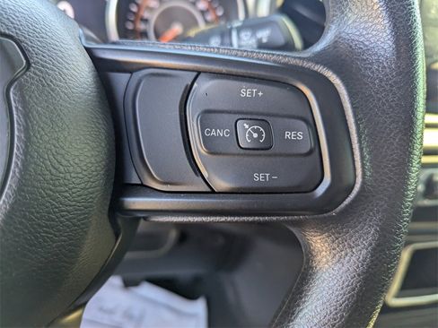 Used 2021 Jeep Gladiator Sport image 27