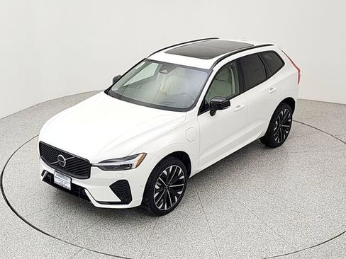 New 2026 Volvo XC60 T8 Ultra w/ Protection Package Premier image 13
