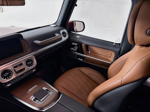 Used 2025 Mercedes-Benz G 63 AMG 4MATIC image 26
