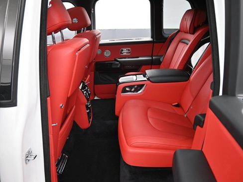 Certified 2019 Rolls-Royce Cullinan AWD/4WD image 26