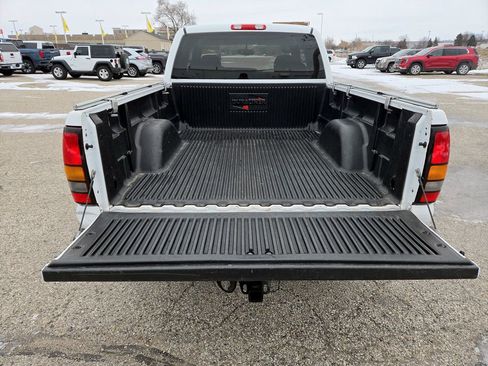 Used 2005 GMC Sierra 1500 W/T w/ Light Duty Power Package image 16