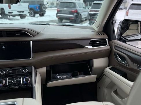 Used 2024 GMC Yukon XL Denali w/ Denali Reserve Package image 42