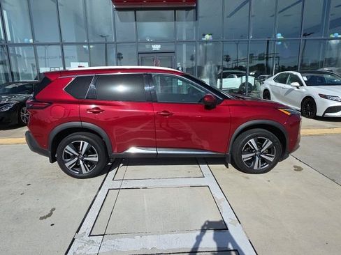 Used 2023 Nissan Rogue SL w/ SL Premium Package FWD image 3