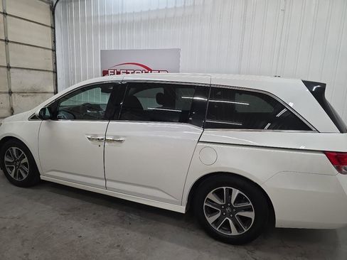 Used 2014 Honda Odyssey Touring image 7