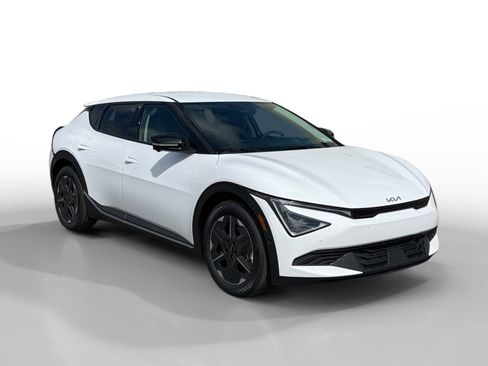 New 2025 Kia EV6 Light w/ Light LR Technology Package image 7