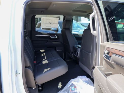 New 2026 GMC Sierra 1500 SLT image 30