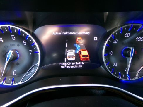 Used 2022 Chrysler Pacifica Limited FWD image 44