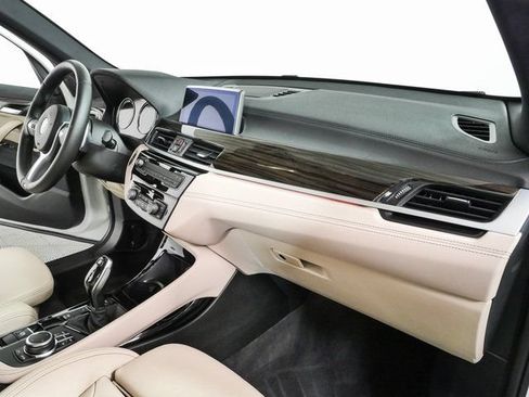 Used 2022 BMW X1 xDrive28i w/ M Sport Package AWD/4WD image 24