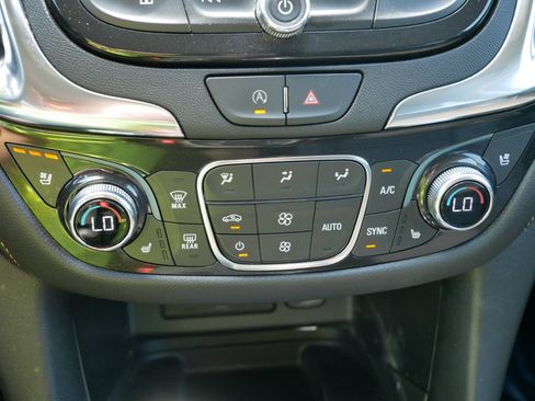 Used 2024 Chevrolet Equinox Premier AWD/4WD image 23