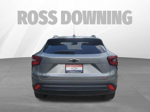 Used 2025 Chevrolet Trax RS w/ Sunroof Package FWD image 5