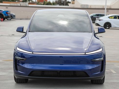 Used 2026 Tesla Model Y Long Range image 2