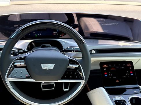 New 2026 Cadillac Vistiq Sport image 4