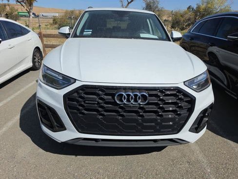 Used 2023 Audi Q5 e Premium Plus w/ Premium Plus Package AWD/4WD image 2