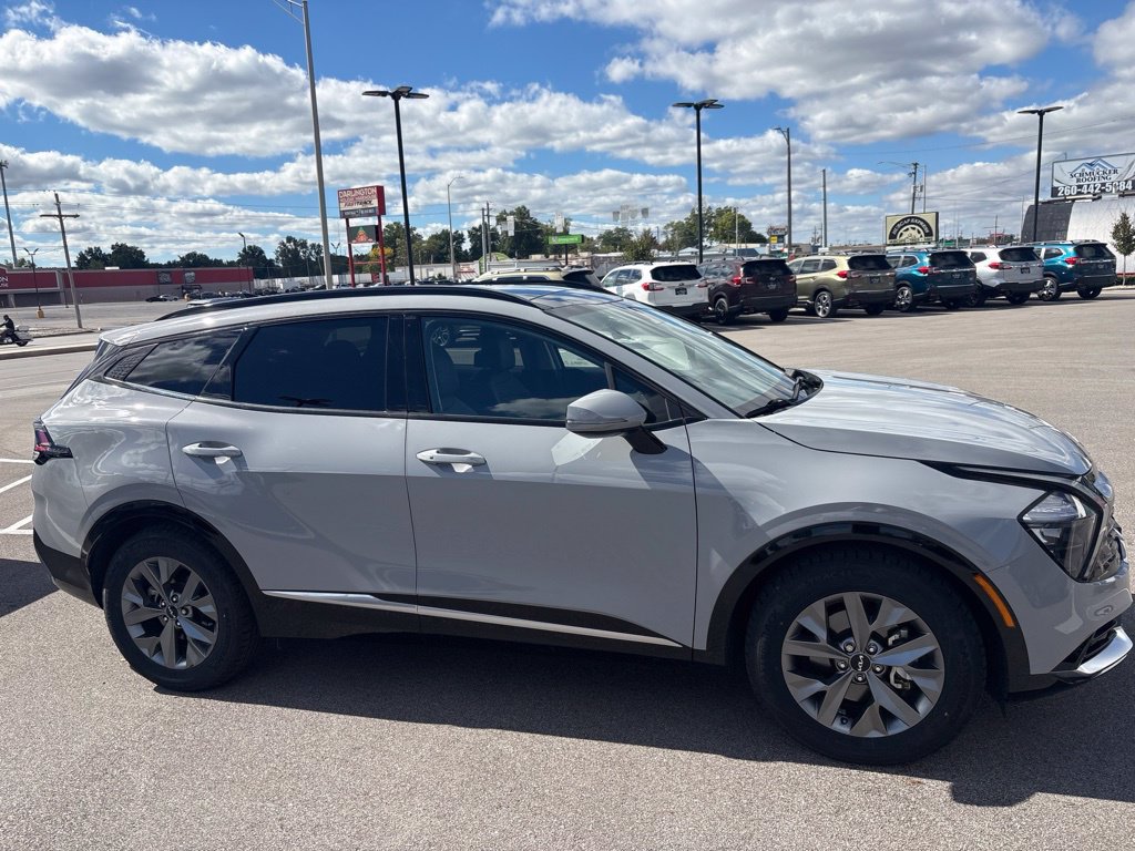Used 2023 Kia Sportage SX FWD image 2