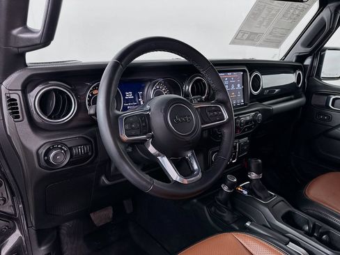 Used 2021 Jeep Wrangler Unlimited Sahara AWD/4WD image 9